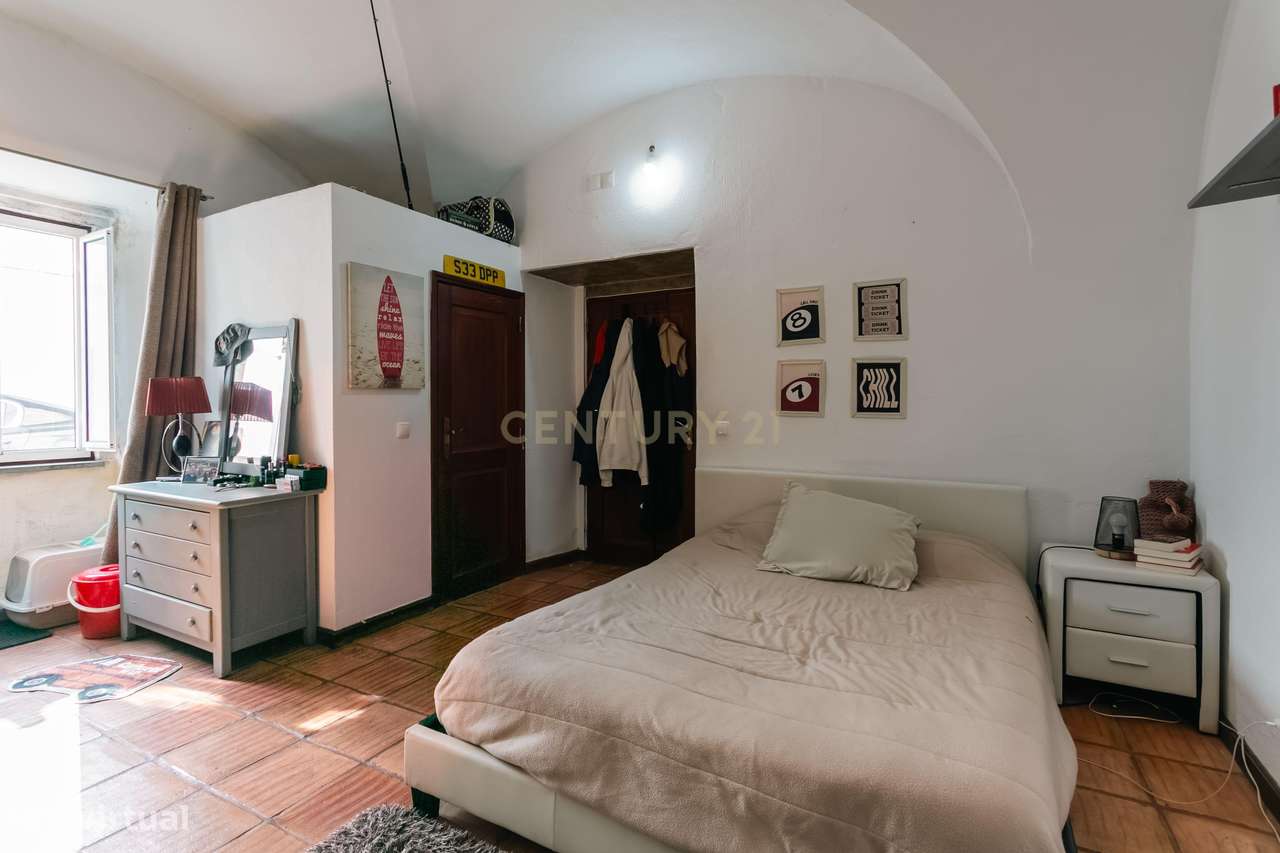 Rés-do-Chão de Moradia T4 com 4 suítes no centro de Mourão - Alentejo-16