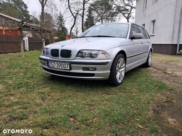 BMW Seria 3 318i - 1