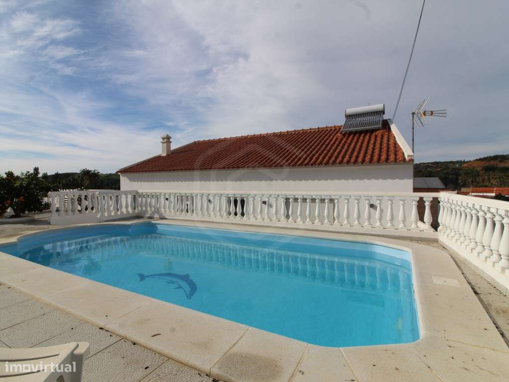 Moradia isolada totalmente remodelada com piscina, a poucos minutos... - Grande imagem: 3/46