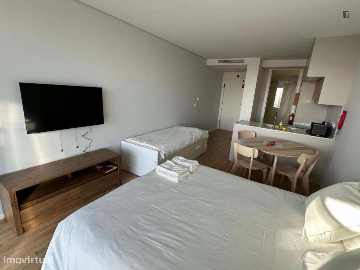 Estúdio - localizado em Paranhos Porto - Grande imagem: 3/6