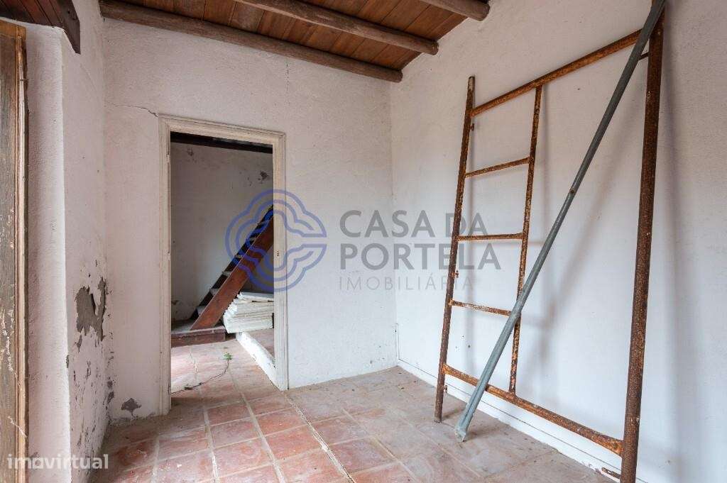 Moradia térrea T1 em Vidais, Caldas da Rainha para reconstruir-13