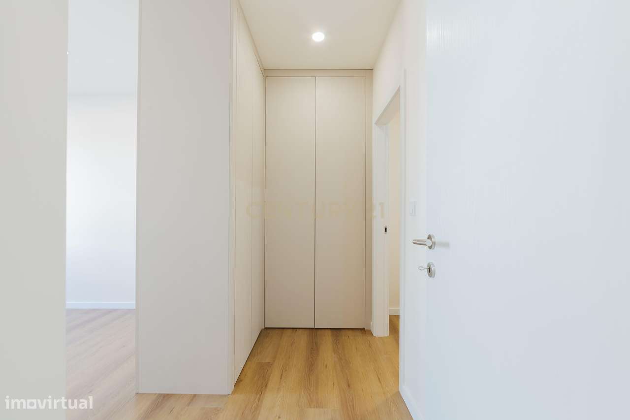 Apartamento T3 moderno e espaçoso no coração do Pinhal Novo-8