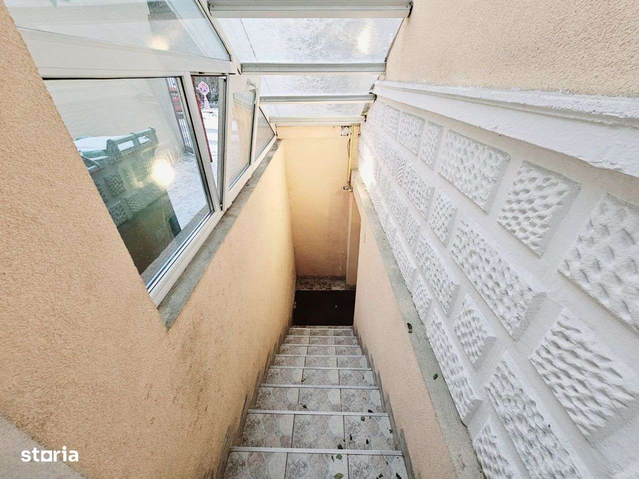 Apartament cu 3 camere , strada Castanilor-8