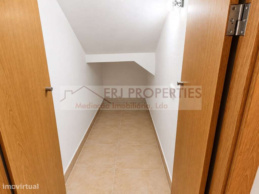 Moradia de Charme em Altura | 3 Quartos, Garagem e a 950 m da Praia-7