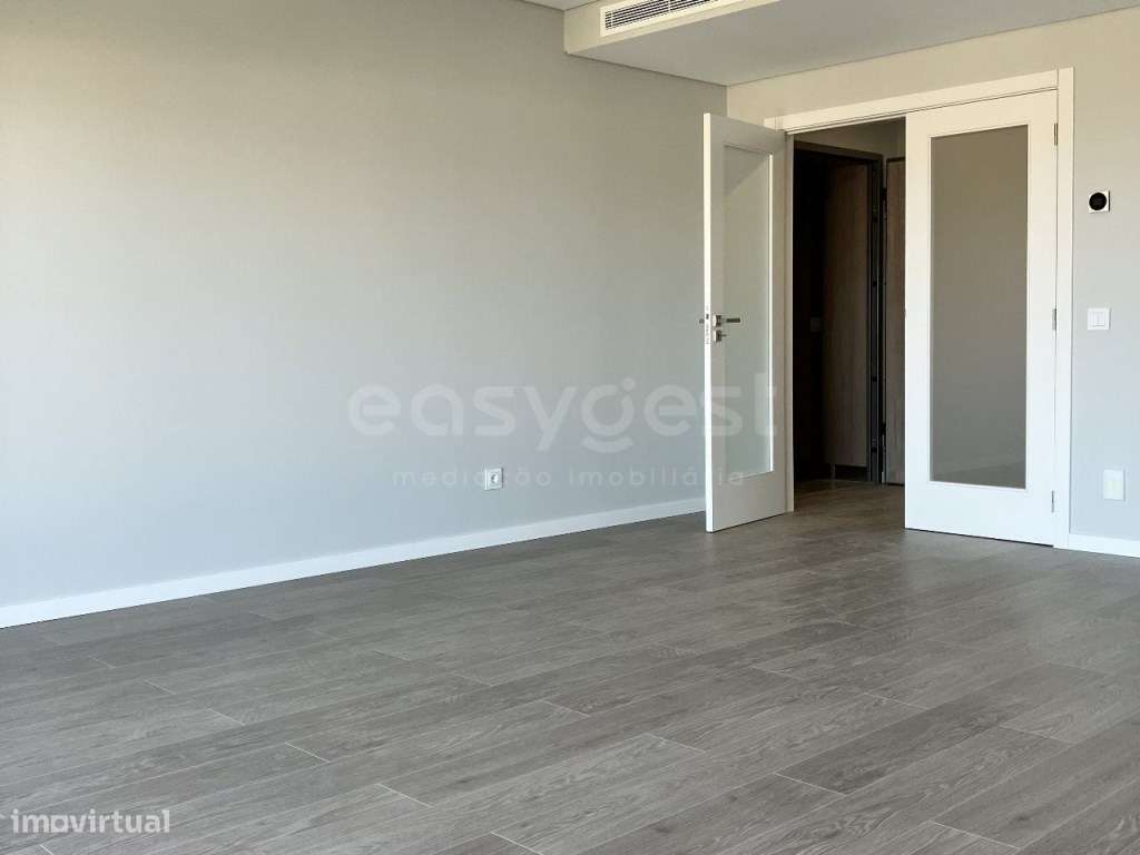 Viva num T2 em Conforto e a Elegância - Montenegro, Faro - Grande imagem: 5/31