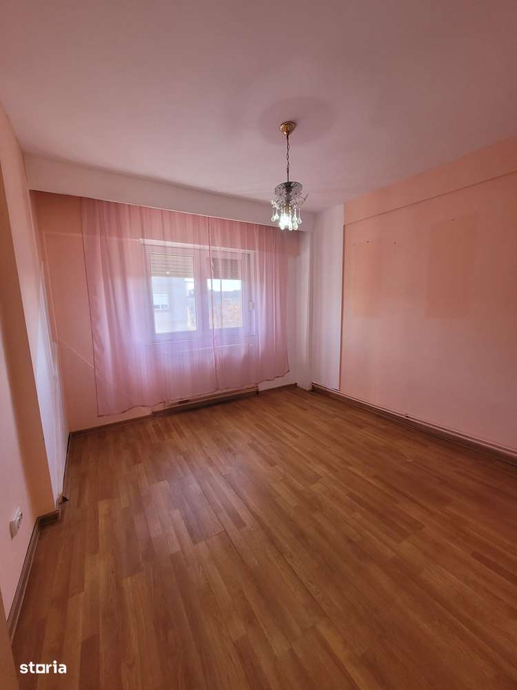 Apartament 3 camere langa Liceul Nr.7 | Micro 16-9