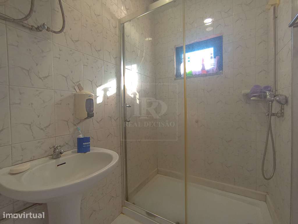 Armazém em Roriz, Santo Tirso-17