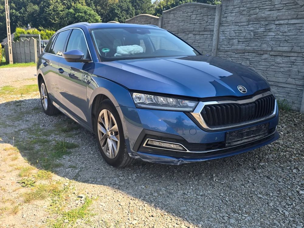 Skoda Octavia IV (2020-) 1.5 TSI Edition 2021