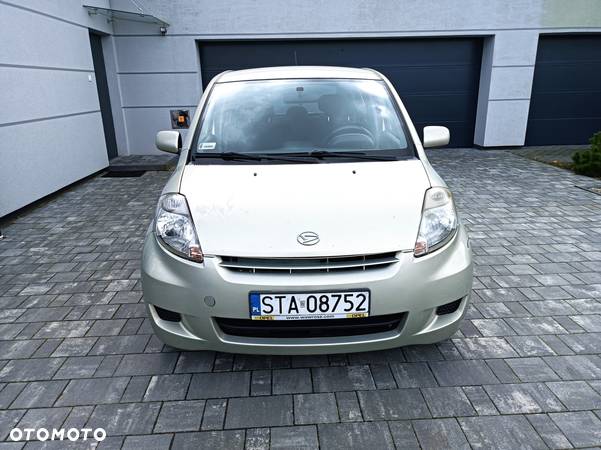 Daihatsu Sirion 1.0 - 13