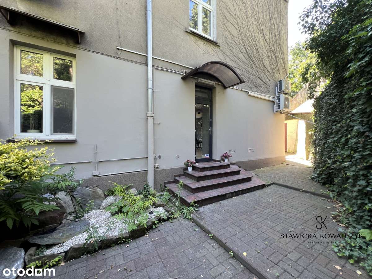 Przestronny lokal przy sądzie + garaż w cenie-12