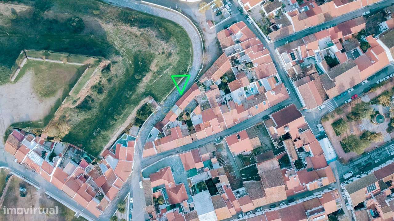 Moradia T2 com Espaço Exterior na Zona Histórica de Mourão - Alentejo-15