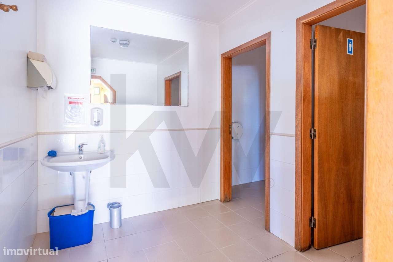 Quinta com 14.920m2 com Moradia T6 e Café em Tomar-29
