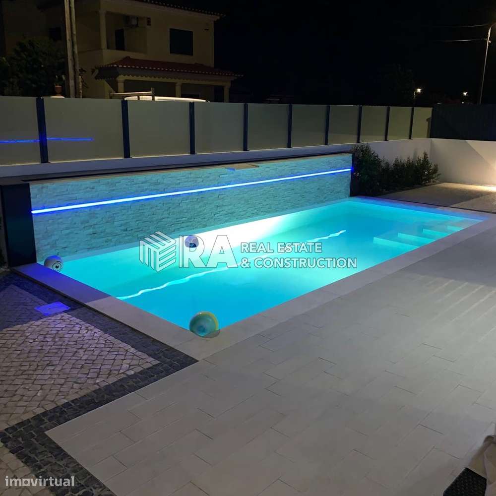 Moradia T4 Venda em Charneca de Caparica e Sobreda,Almada - Grande imagem: 2/16