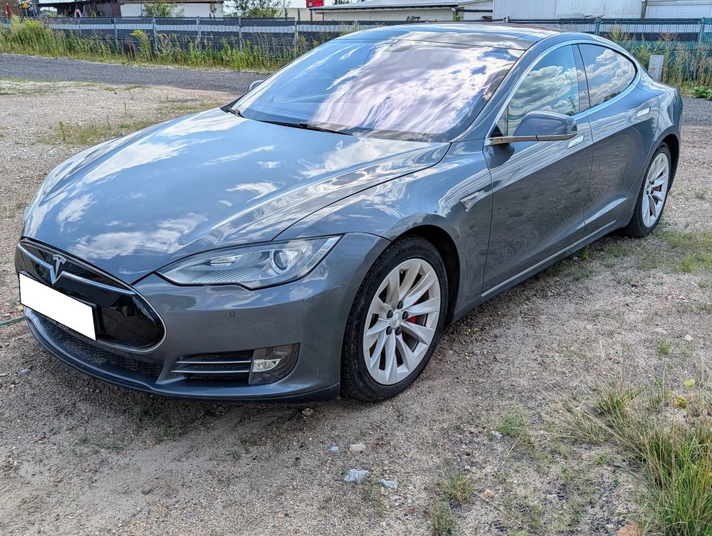 Tesla Model S Performance 2013