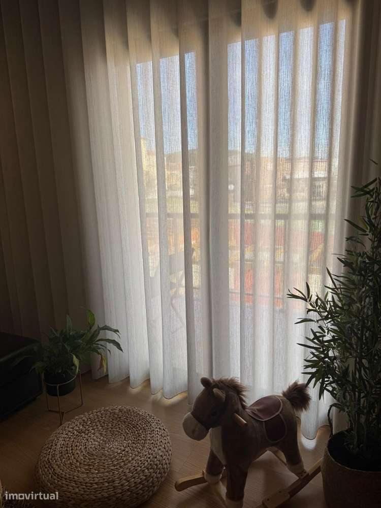 Apartamento T3 com 3 casas de banho e garagem-23