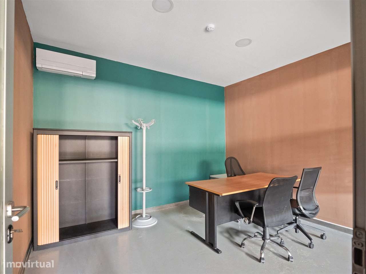 Armazém / escritório para arrendamento – 648,01 m² - Grande imagem: 5/23