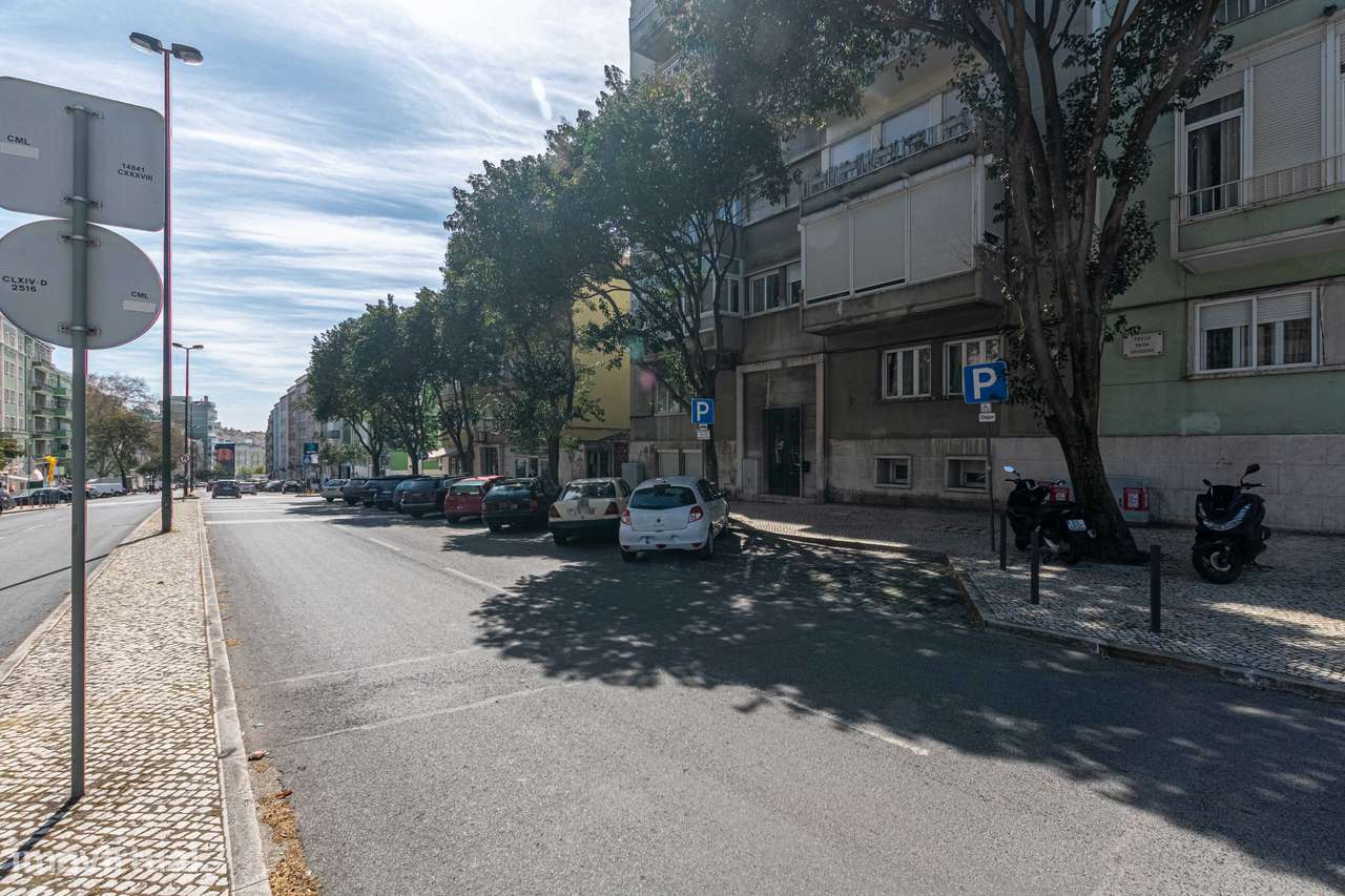 Apartamento T2 na Penha de França em prédio com elevador-26
