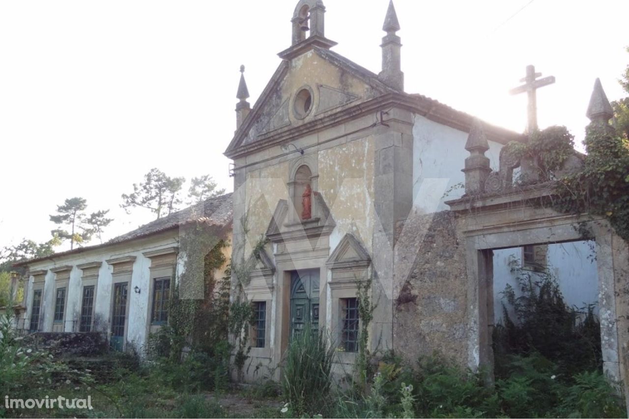 CASA SOLARENGA - QUINTA DO ALMÉU construída no Século XXVII  a dois pa