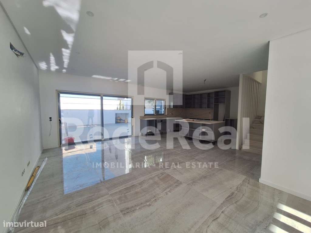 Moradia T3 em construção em Moncarapacho-5