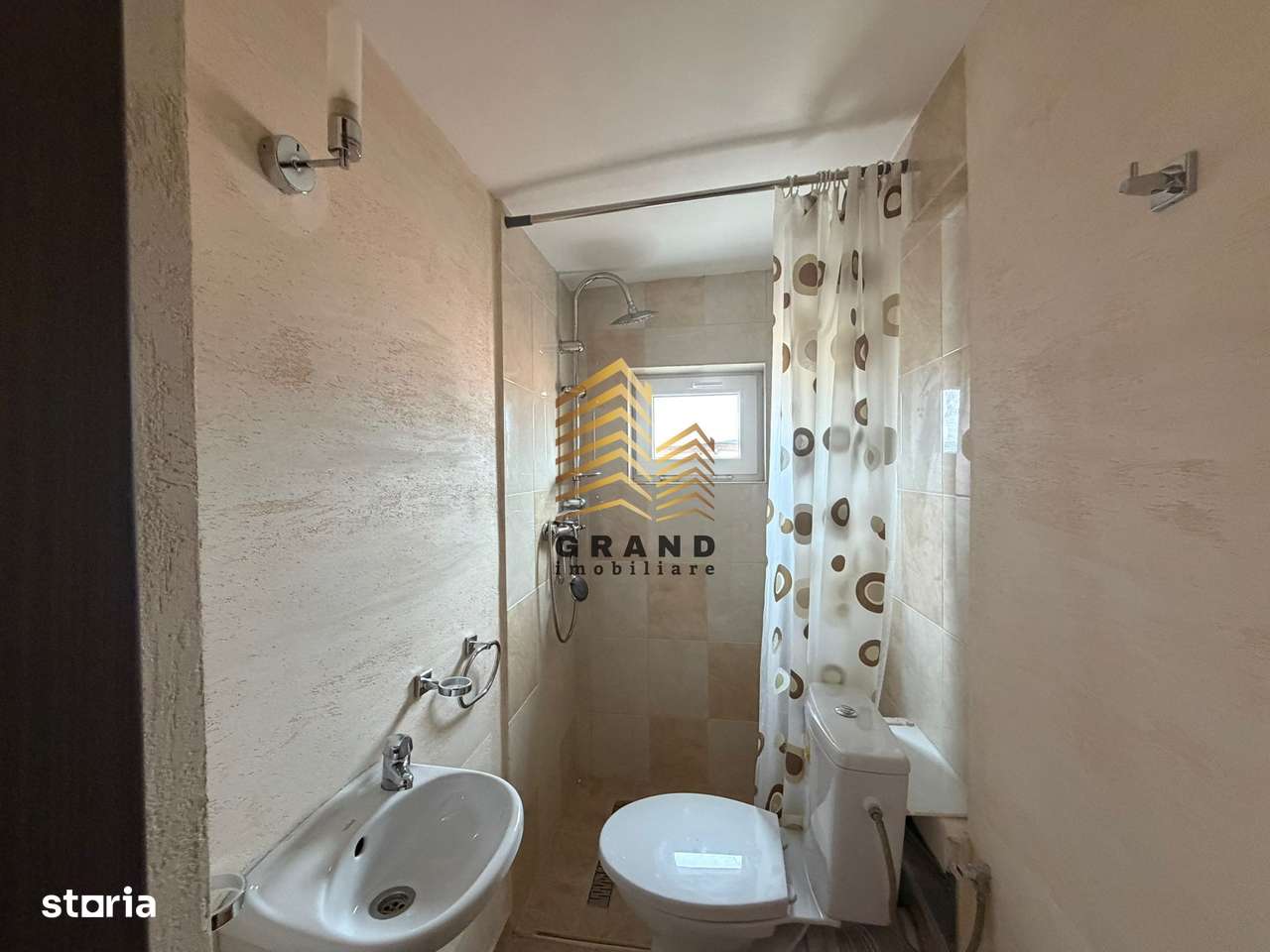 APARTAMENT 4 CAMERE | SCARA INTERIOARA | ZONA SUCEVEI - Imagine principală: 4/13