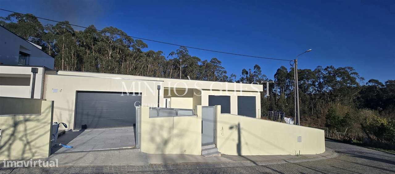 Moradia Individual V3 Nova com Piscina | Espaço, Conforto e Modernidad-5
