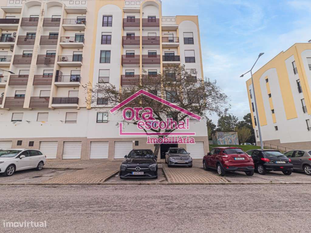 T2 de 2011 com 80 m2 e Garagem 40 m2 no Casal do Marco!-16