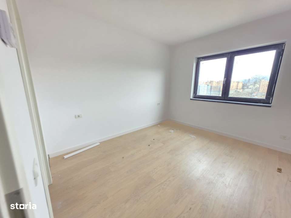 Casa individuala cu patru camere pe parter, Zarnesti-5