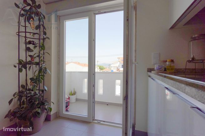 São Domingos de Rana - Apartamento T2 recente com suite e garagem-14