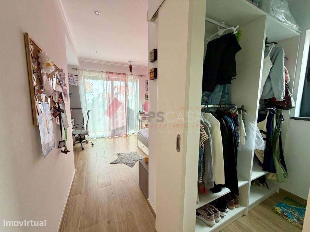 Moradia T3 de arquitetura moderna com excelentes áreas!-40