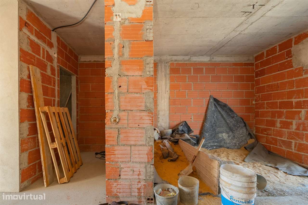 Moradia T4 em Construção em Vale Flores - Feijó Almada-29