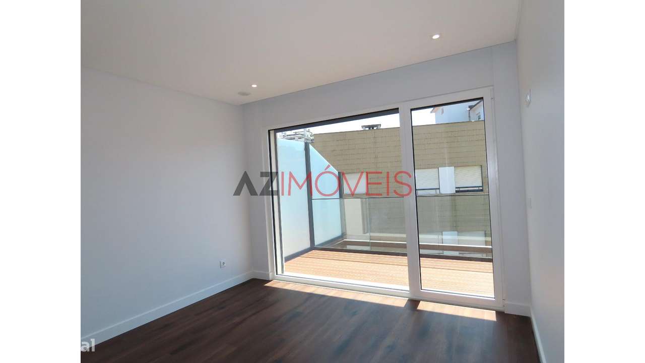 MORADIA NOVA  T3 NO CENTRO DE LEIRIA-15