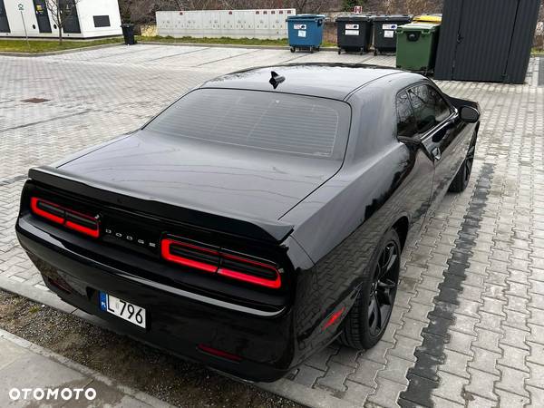 Dodge Challenger 5.7 R/T - 10