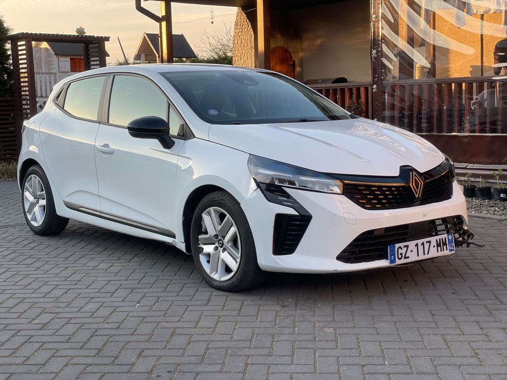 Renault Clio V 1.6 E-TECH Full Hybrid 145 Evolution 2024