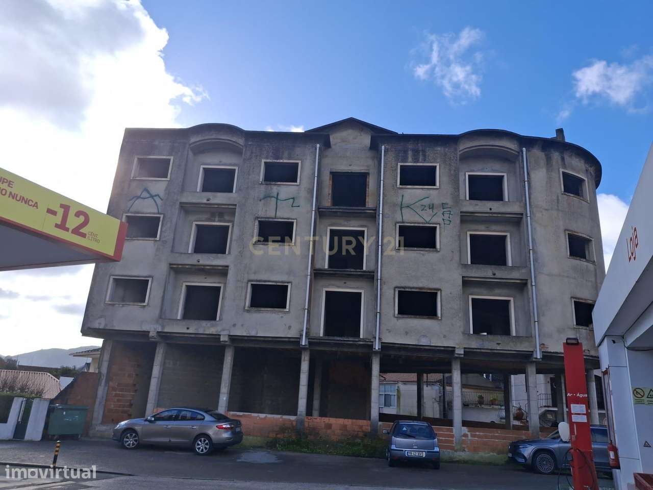 Prédio em fase de construção no centro de Mira d'Aire-1