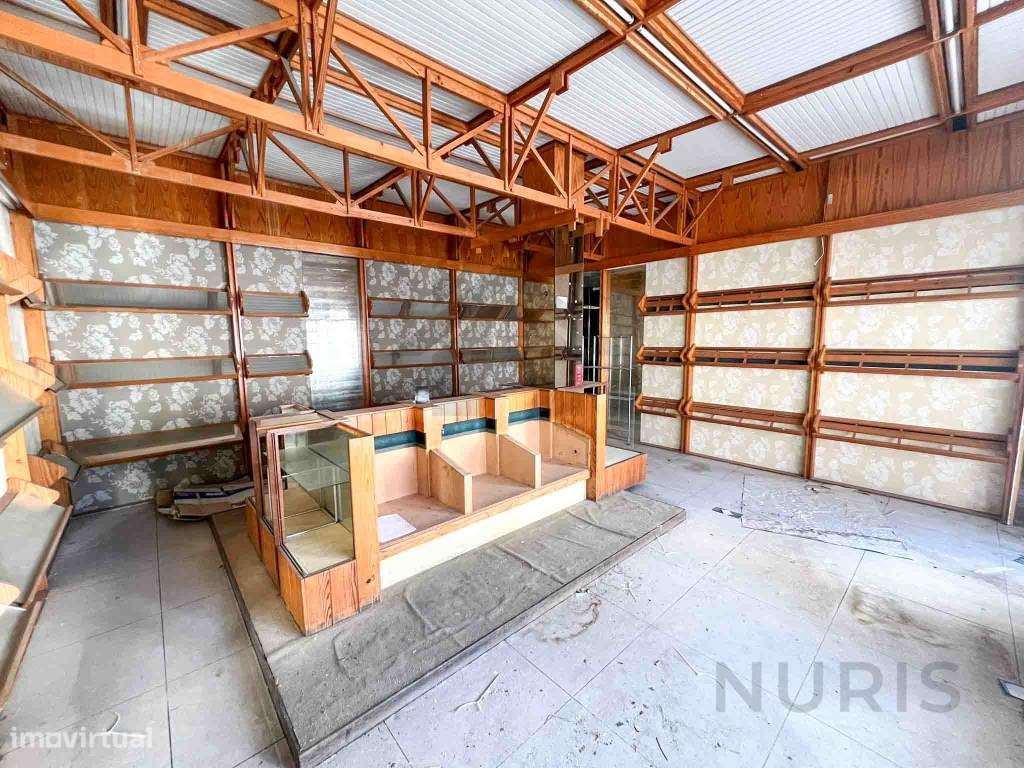 Moradia T3 com Espaço Comercial para Venda em Portimão-22