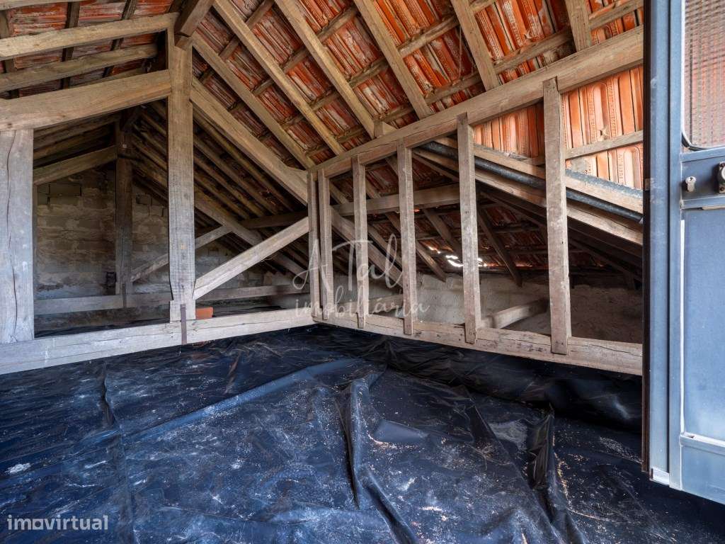 Prédio com loja e sotão independente-15