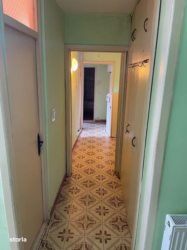 De vanzare apartament 3 camere (zona 800)-2
