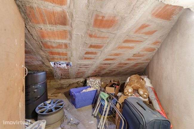 Apartamento T2 renovado, situado na freguesia de Real-13