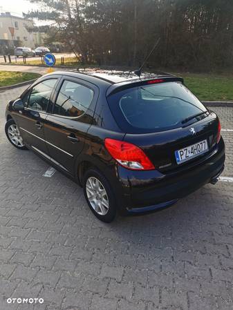 Peugeot 207 - 15