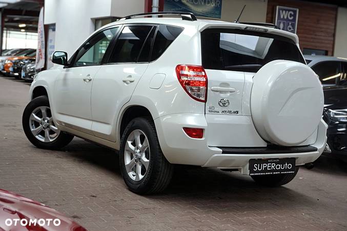 Toyota RAV4 2.0 VVT-i Premium - 9