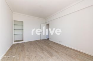 Apartamento T2 com Arrecadação para Venda em Monte Abraão, Sintra