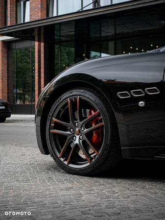 Maserati GranTurismo S - 11