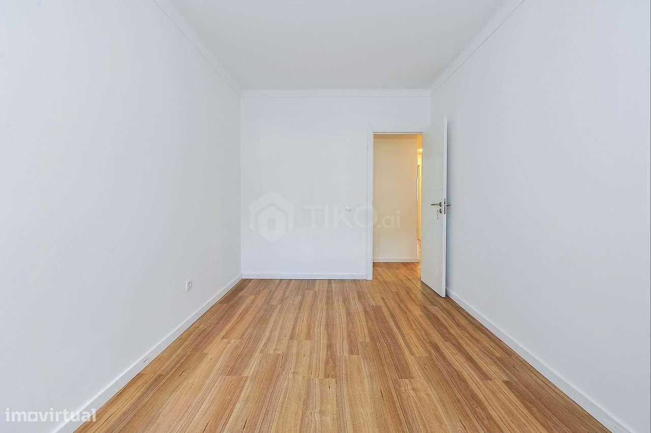 Invista no Seu Futuro: Apartamento T3 em  renovado no Coração de Setúb-20