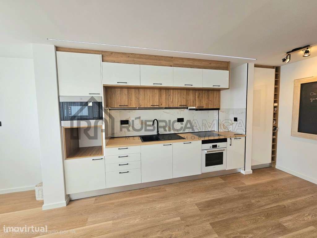 T3 renovado na zona de Betunes em Loulé-23