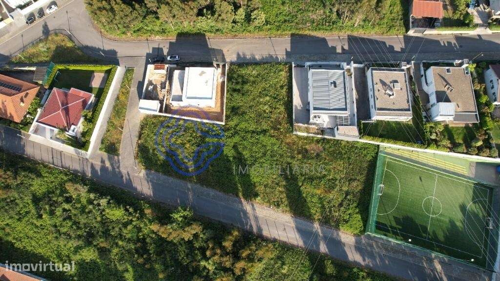 Lote na Vergada para construção de moradia - Próximo das auto estradas - Grande imagem: 1/36