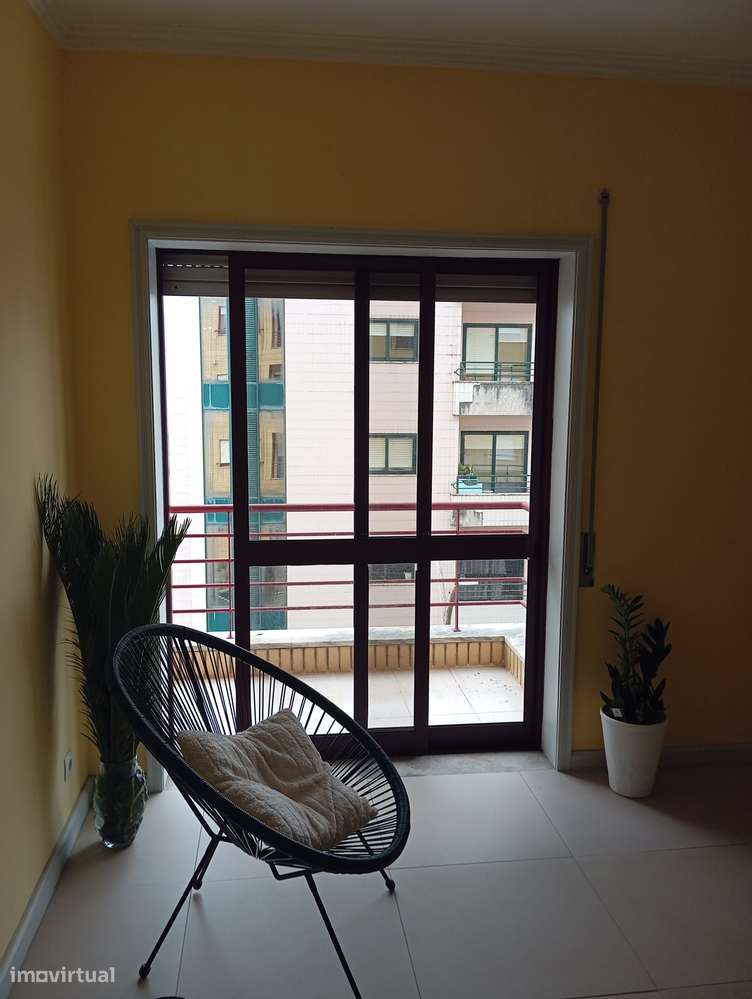 Magnífico apartamento T2 em S. João da Madeira-8