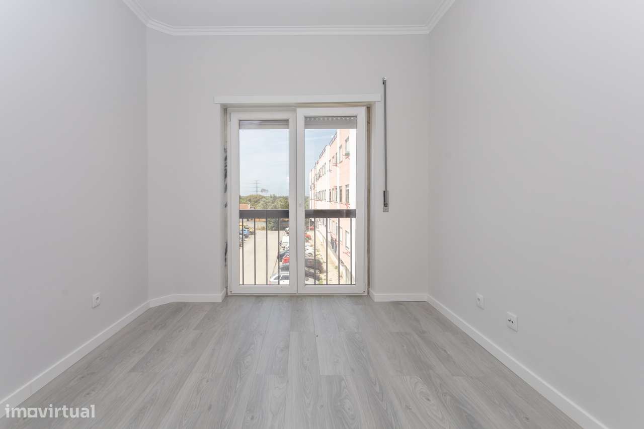 APARTAMENTO T3  REMODELADO CASAL DO MARCO-7
