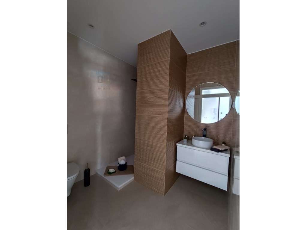 T2 Mobilado com varanda Vista Rio na Graça Pronto a Habitar-11