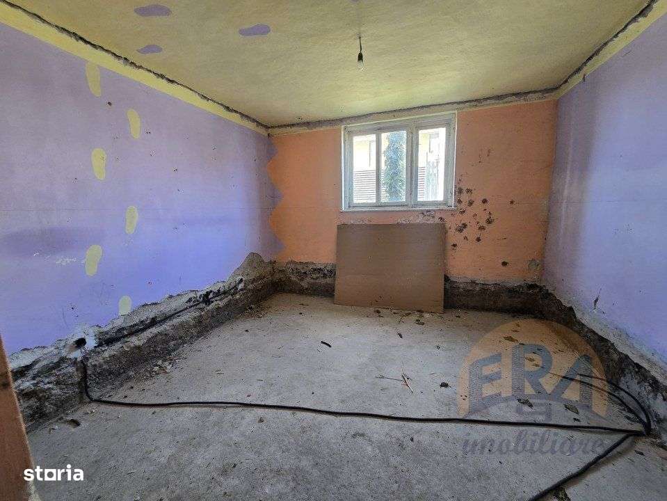 Oportunitate | Teren 700mp + Casa renovabila | zona Gara Mare - Imagine principală: 5/6