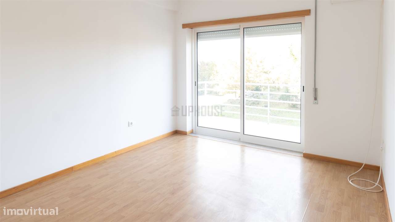 Apartamento T2 com Garagem Fechada - A Dois Minutos do Centro de Viseu-11